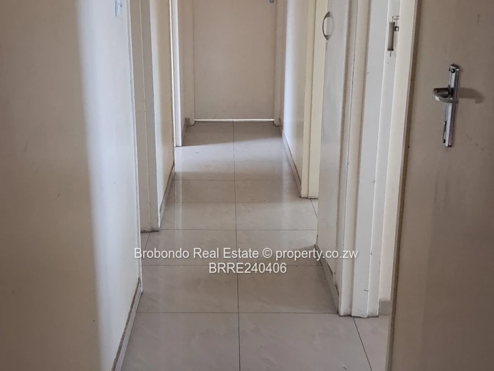 Sunridge House with Harare Drive Frontage for rent!