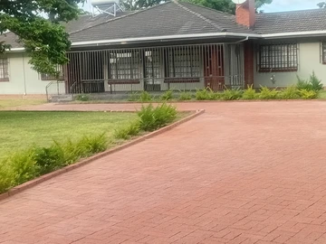 6 Bedroom House