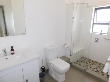 3 Bedroom Flat & Apartment