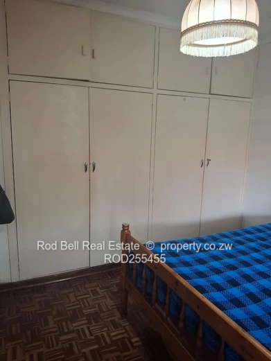 Cozy 2-Bed Garden Flat in Avondale