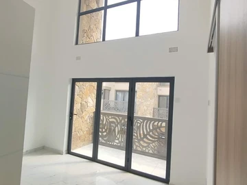 3 Bedroom Flat & Apartment