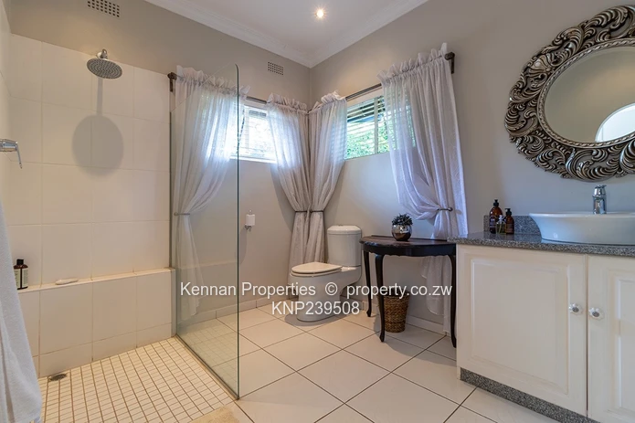 Stunning Home In Great Location.  Offer over $950 000