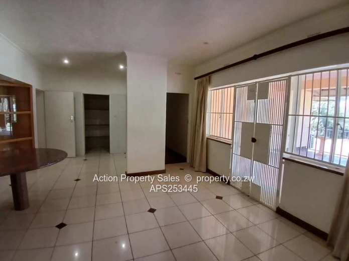Very Neat Family Home To Rent! 