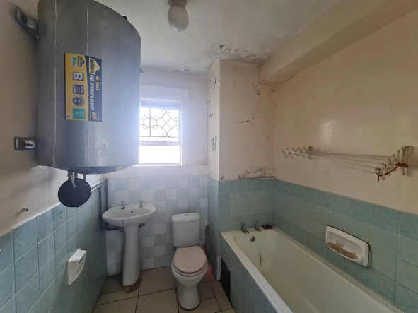 2 Bedroom Flat & Apartment