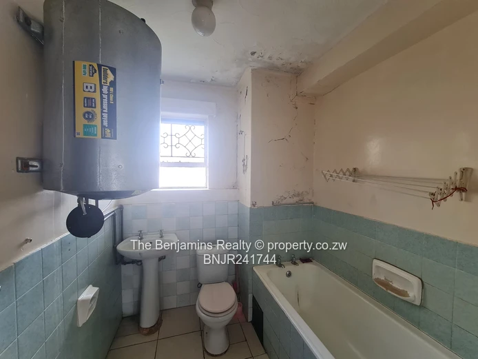 2 Bed 1 Bath Apartment In The Avenues