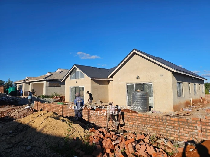500m² Stand Nyeredzi Ridge – Newly Built Home