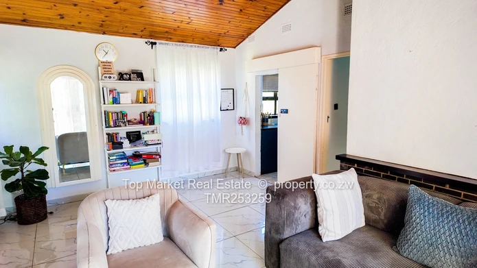 Borrowdale bedsitter for rent