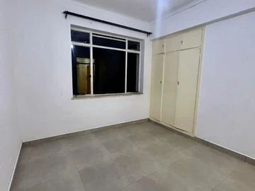 2 Bedroom Flat & Apartment