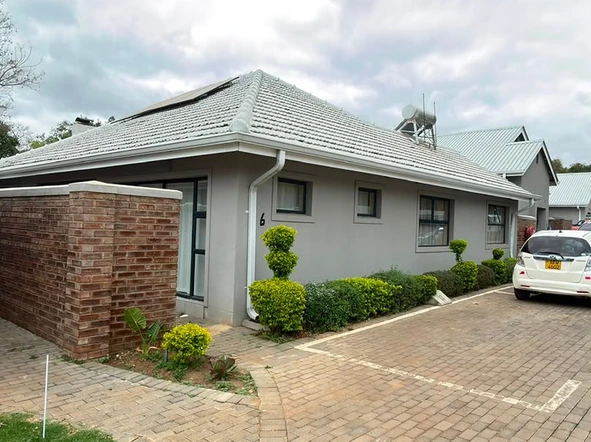 2 Bedroom Flat & Apartment