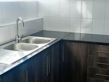 3 Bedroom Flat & Apartment