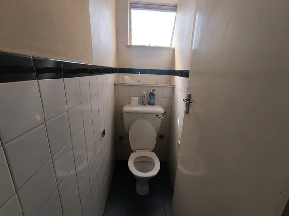 2 Bedroom Flat & Apartment