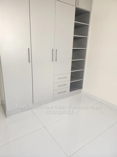 Emerald Hill: New 3-Bed Townhouse Complex w/ Borehole