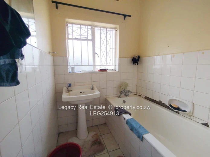 Fully Furnished 5-Bed with a small cottage on 887m² in Ashdown Park, Harare