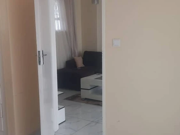 2 Bedroom Flat & Apartment