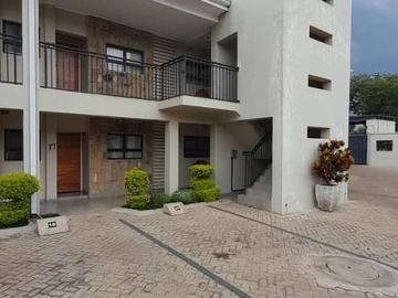 3 Bedroom Flat & Apartment