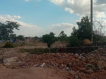 Hatfield: Commercial Stand For Sale