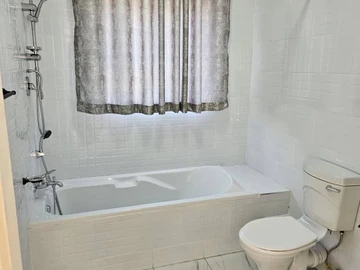 6 Bedroom Garden Flat