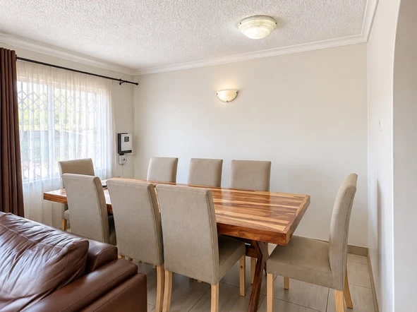 3 Bedroom Flat & Apartment