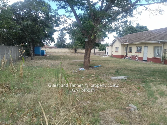 4 BED House for Sale in Waterfalls with Title Deed