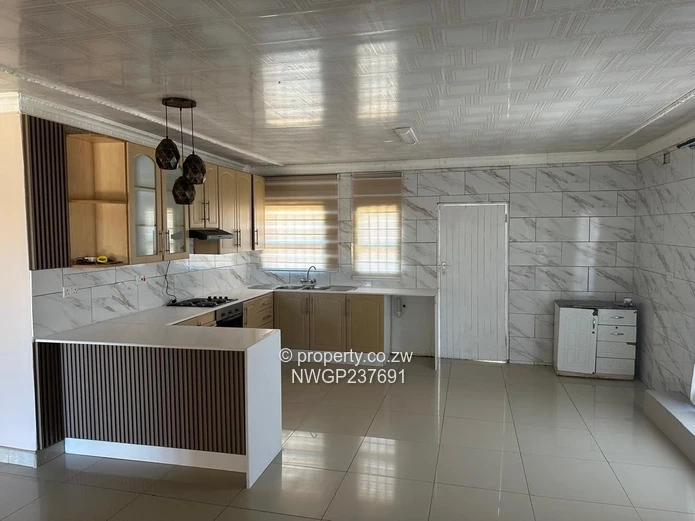 Selbourne Park 3-Bed Townhouse with Garage & Garden