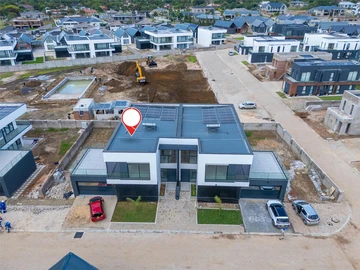 4 Bedroom Flat & Apartment