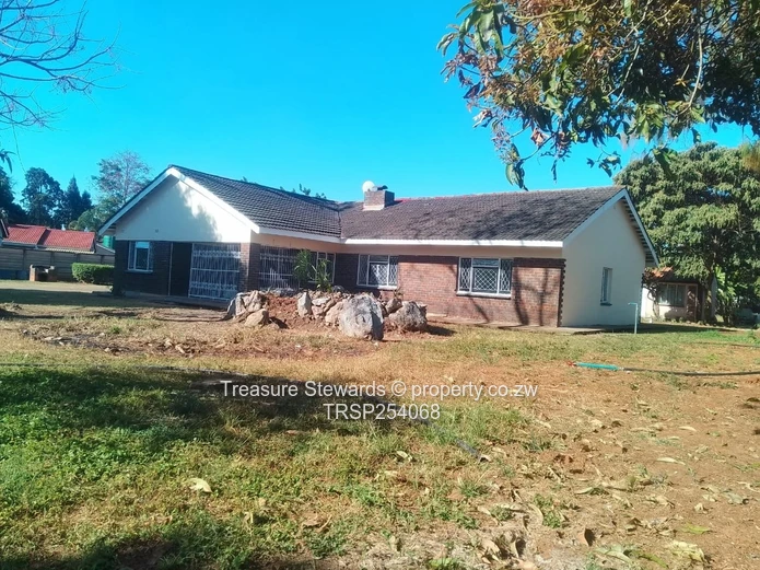 Spacious 3-Bed Ranch on 4646m² with Borehole, New Marlborough