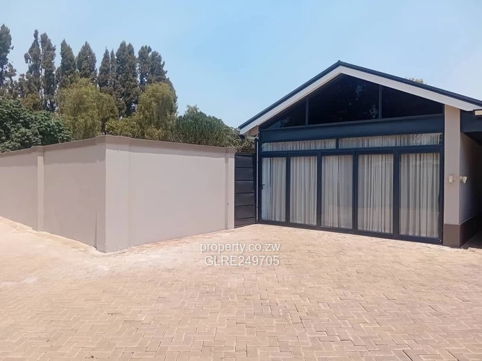 Mount Pleasant 4-Bed Townhouse w/ Pool & Borehole