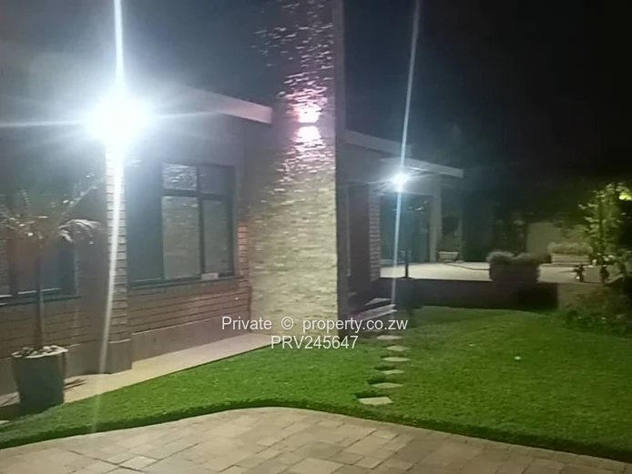 Modern 4-bed turnkey home on large 1,150m² stand near Sunway City. Full solar, borehole, jacuzzi, el (Sole Mandate)