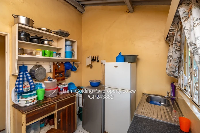 Family Home with Cottage (Sole Mandate)