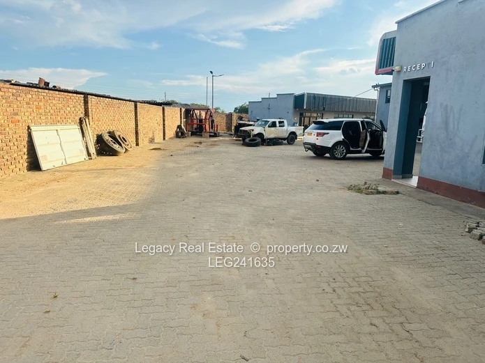 Fully Equipped Industrial Property Available in Southlea Park