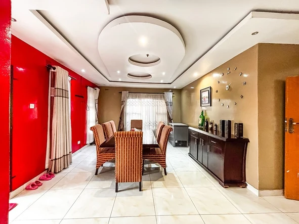 5 Bedroom House