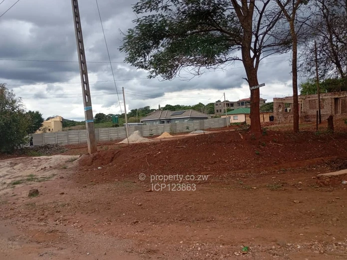2000m² Residential Land for Sale in Prestigious Glen Lorne, Harare with  3 bed cottage at roof level