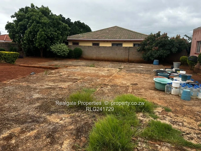 Mahatshula Stand For Sale (With Cottage And Slab)