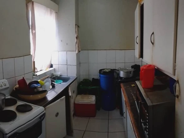 2 Bedroom Flat & Apartment