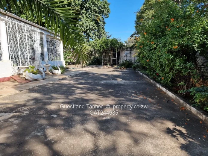 Bulawayo CBD Property - 2 Bedroom House for Sale in Parkview