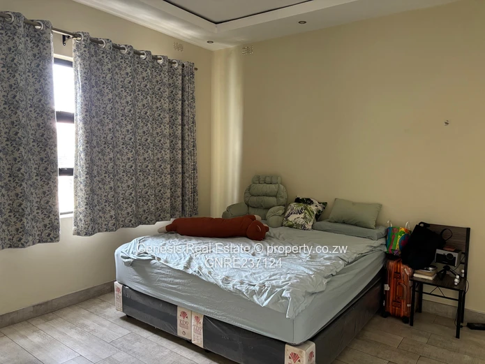 Peakwood Village 3 bedrooms with 2 bed cottage for sale 