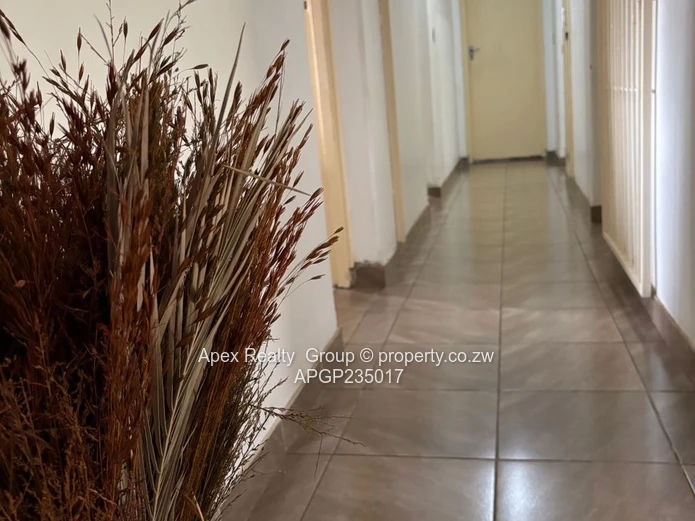 Strathaven Suffolk Road Frontage House for Rental