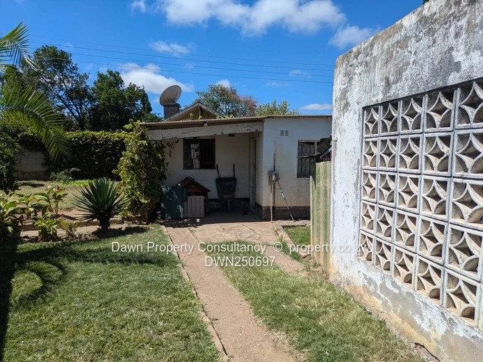 Eastlea Pennywise: 4-Bed, Verandah, Garden & Flatlet
