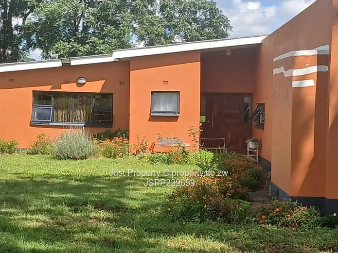 Luxurious 3 Bed house in a secure neighbourhood: Rent