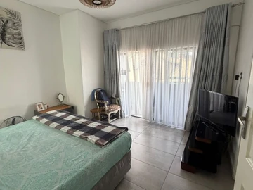 3 Bedroom Flat & Apartment