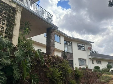 6 Bedroom House