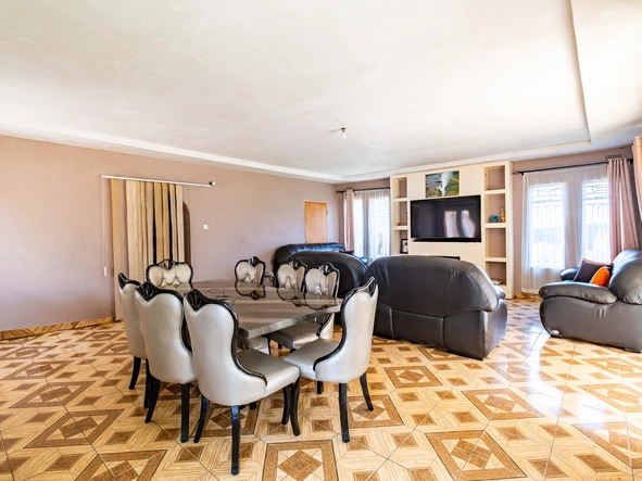 4 Bedroom House