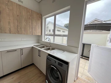 3 Bedroom Flat & Apartment