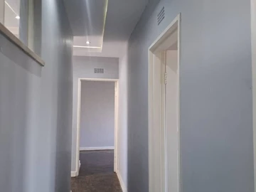 2 Bedroom Flat & Apartment