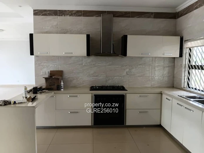 Borrowdale 3-Bed: Solar, Borehole & Enclosed Verandah