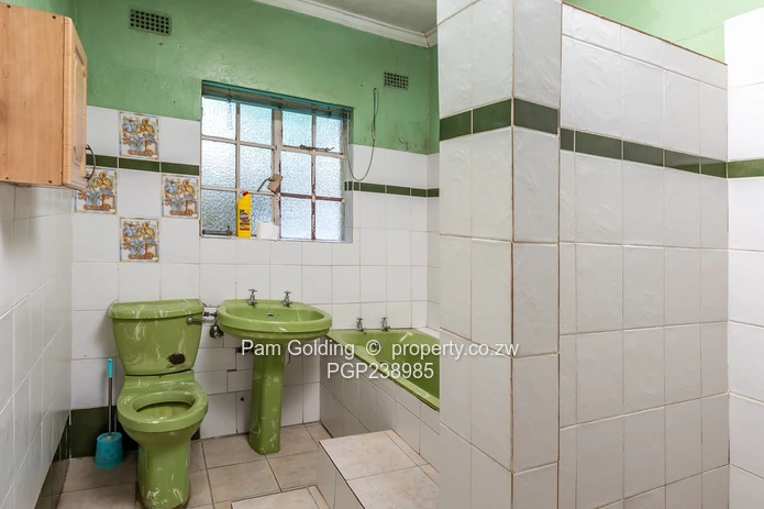 House with seperate cottage - Ideal for Rental Income