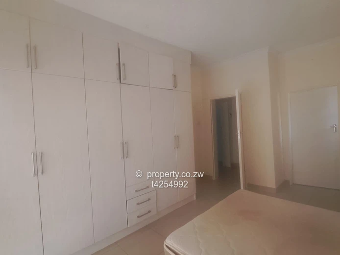 Greystone Park neat 6 bedroomed house to Rent 
