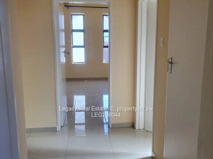 Executive Solar-Powered 5-Bedroom Cluster Home for Rent in Greendale,