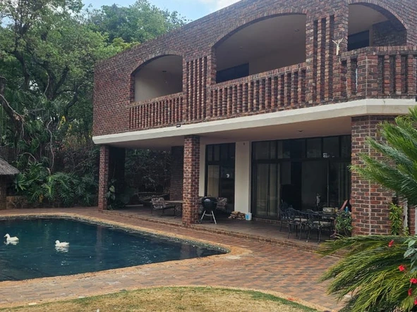 6 Bedroom House