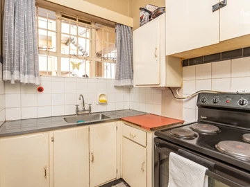 Flat & Apartment